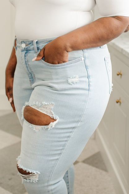 Judy Blue • Super Light Destroyed Boyfriend Jeans