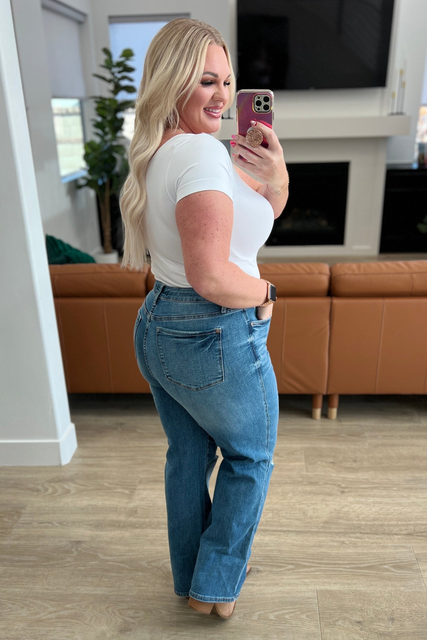 Judy Blue • Bree High Rise Control Top Distressed Straight Jeans