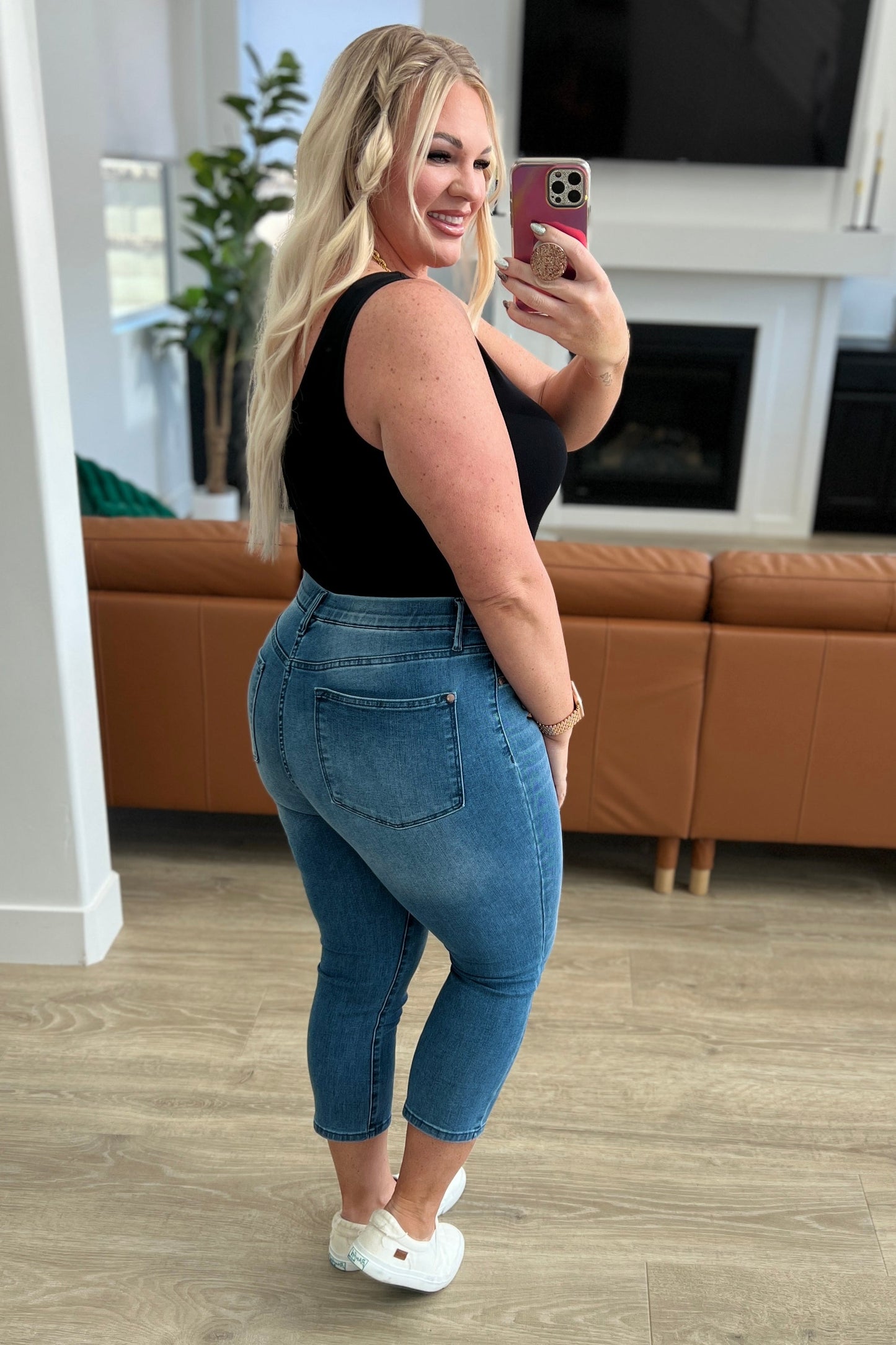 Judy Blue • Emily • High Rise Cool Denim Pull On Capri Jeans