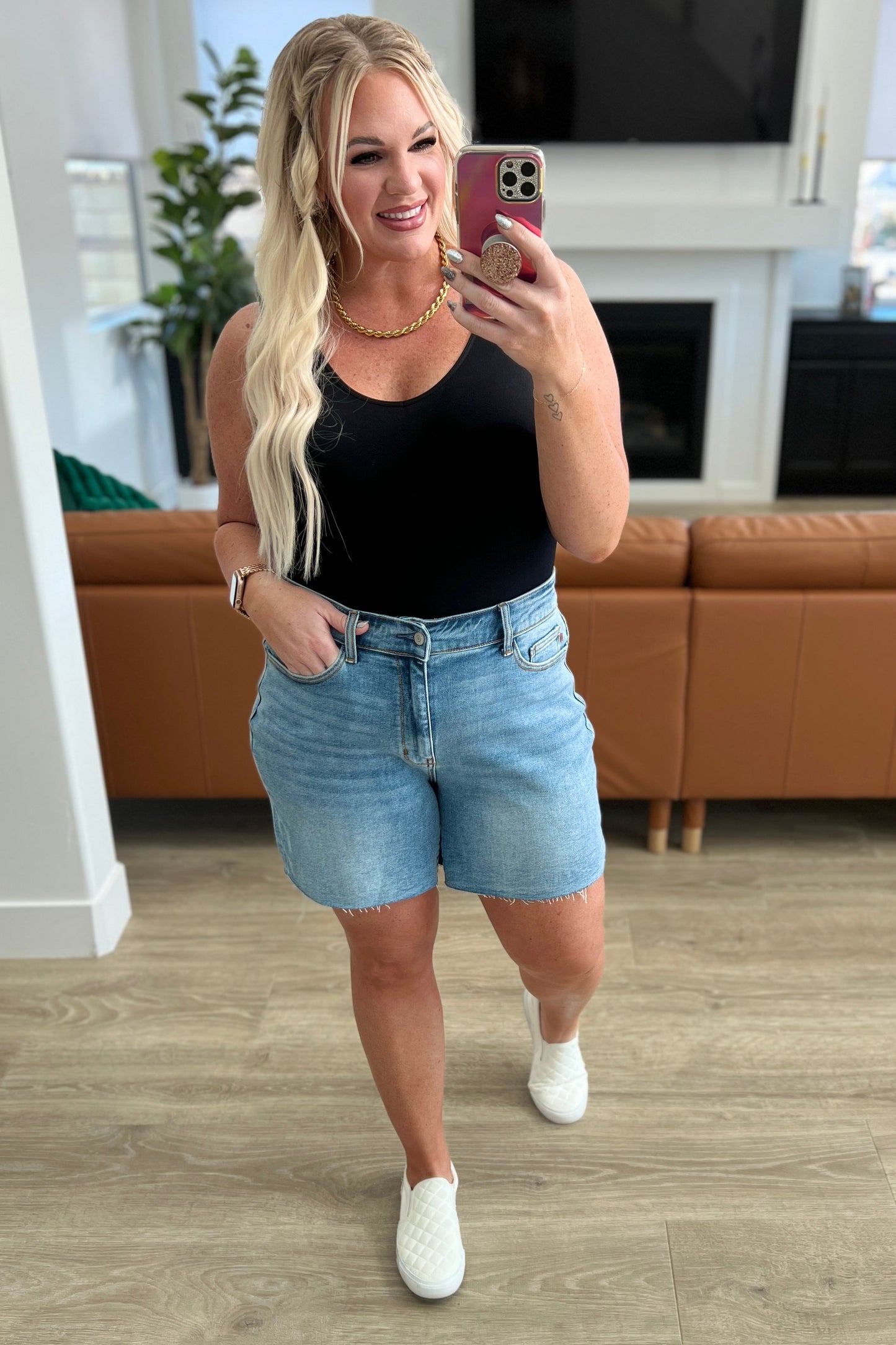Judy Blue • Willa • High Rise Cutoff Shorts