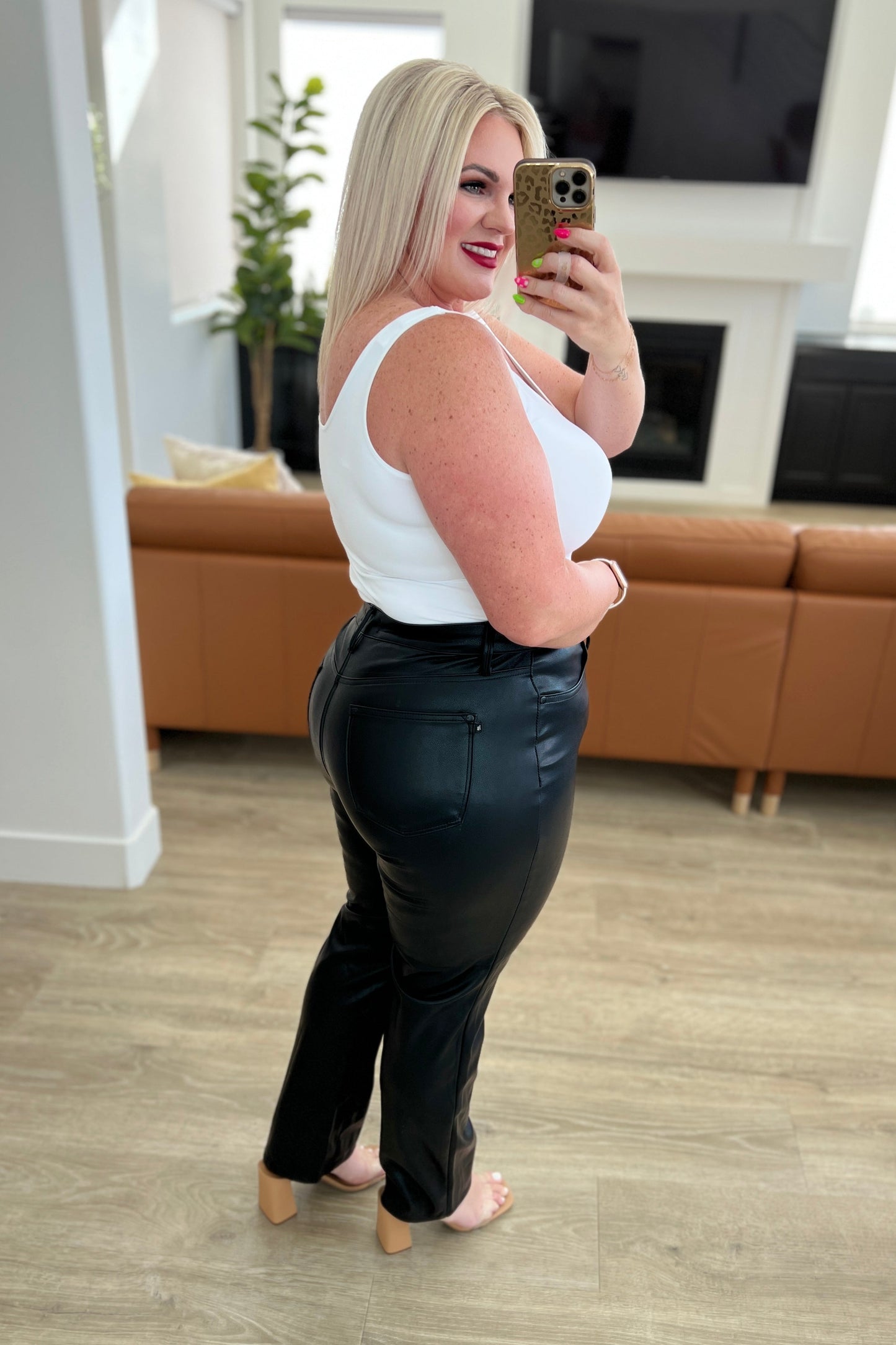 Judy Blue • Tanya Control Top Faux Leather Pants in Black
