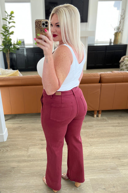 Judy Blue • Phoebe High Rise Front Seam Straight Jeans in Burgundy