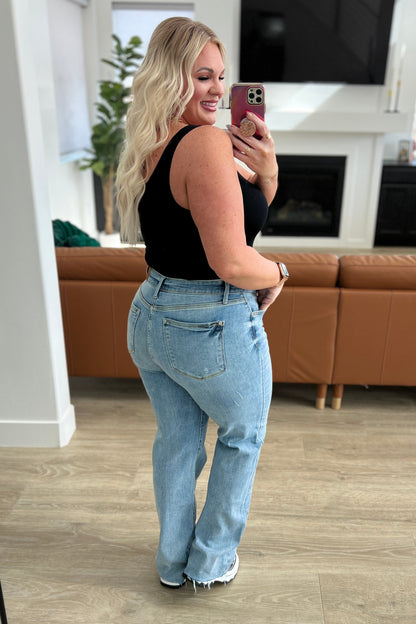 Judy Blue • Mildred • High Rise V Front Waistband Straight Jeans