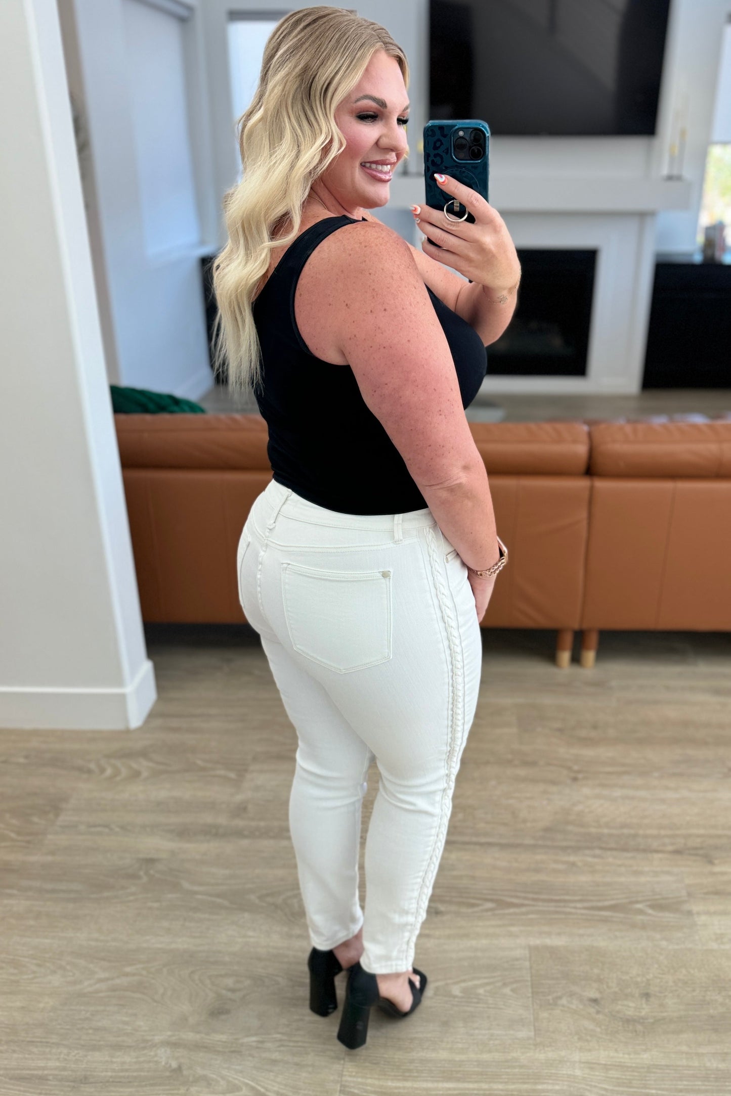 Judy Blue • Maddie • Mid Rise Braided Side Seam Relaxed Jeans