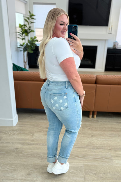Judy Blue • Sam • Mid Rise Star Pocket Boyfriend Jeans
