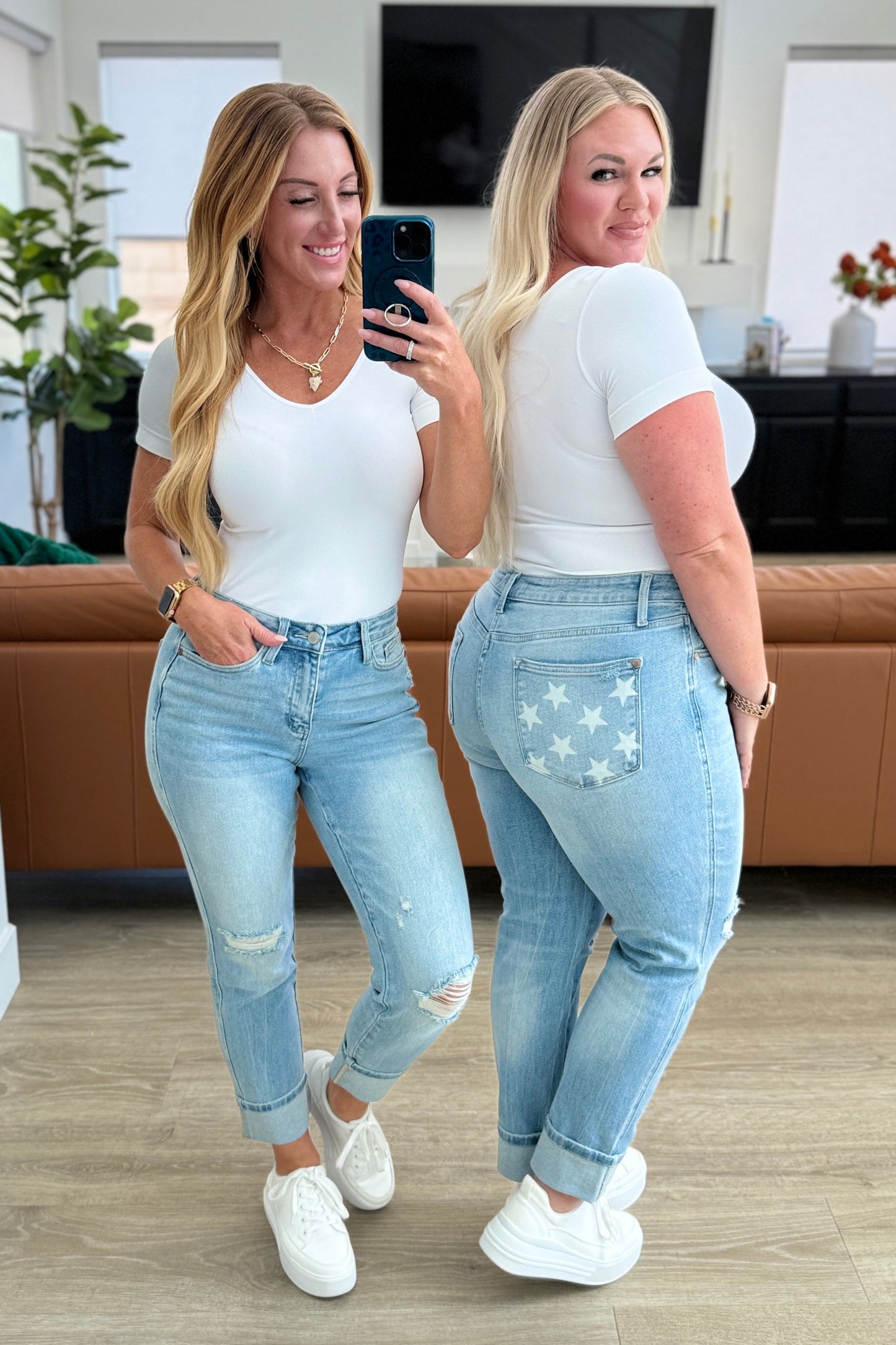 Judy Blue • Sam • Mid Rise Star Pocket Boyfriend Jeans