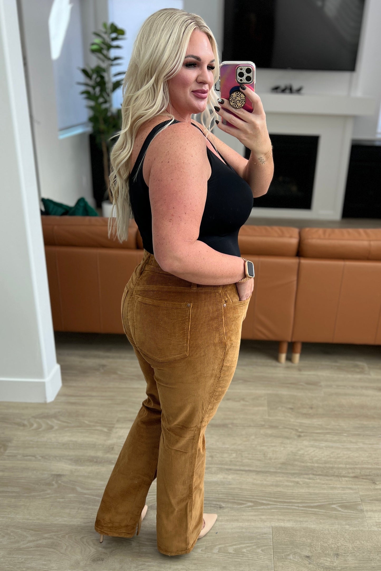 Judy Blue • Cordelia Bootcut Corduroy Pants in Camel