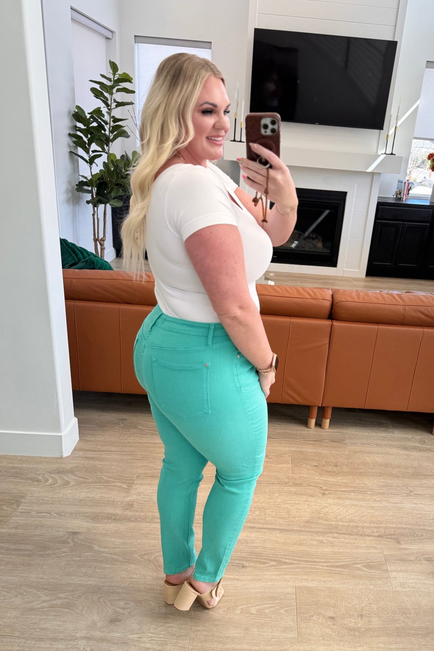 Judy Blue • Bridgette High Rise Garment Dyed Slim Jeans in Aquamarine