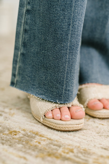 Judy Blue • Jackie • Mid Rise Flare Jean with Front Flap Pockets