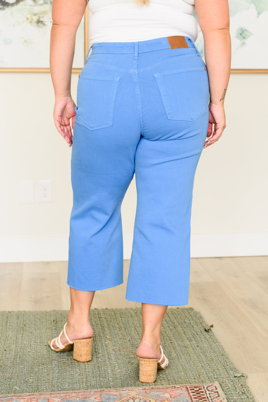 Judy Blue • Lisa • High Rise Control Top Wide Leg Crop Jeans in Sky Blue