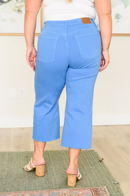 Judy Blue • Lisa • High Rise Control Top Wide Leg Crop Jeans in Sky Blue