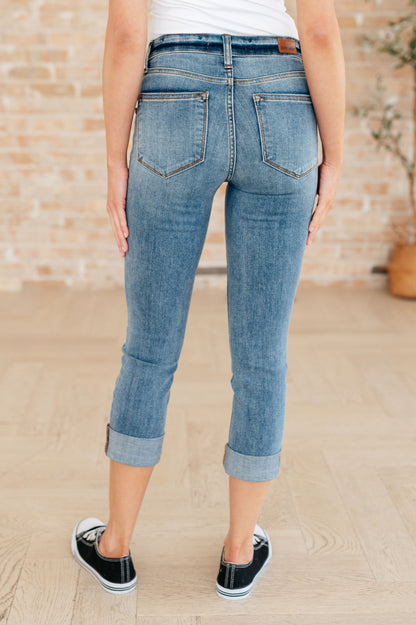 Judy Blue  • Laura • Mid Rise Cuffed Skinny Capri Jeans