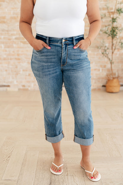 Judy Blue  • Laura • Mid Rise Cuffed Skinny Capri Jeans