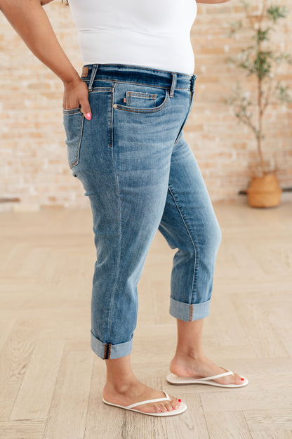 Judy Blue  • Laura • Mid Rise Cuffed Skinny Capri Jeans