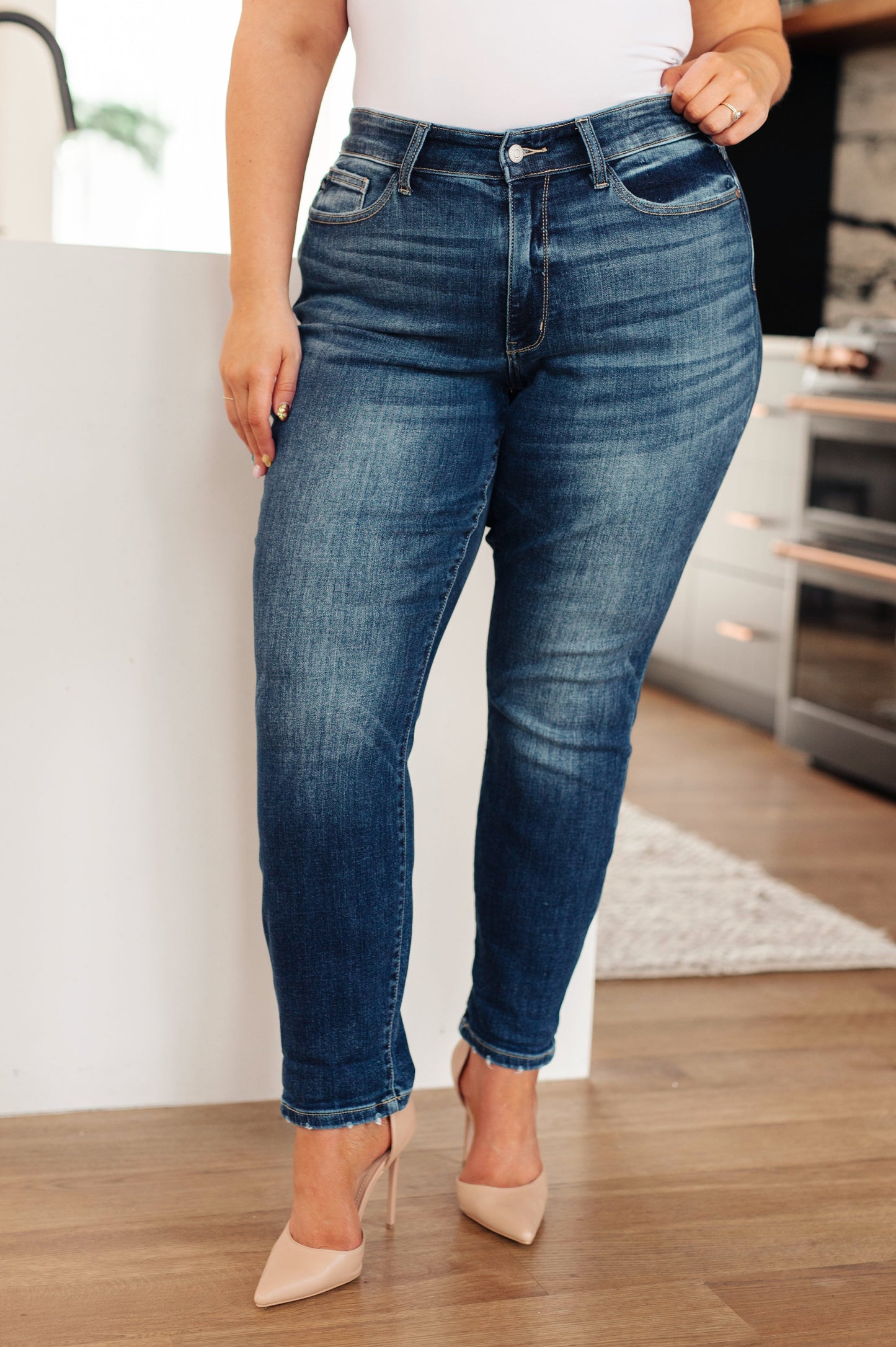 Judy Blue • London Midrise Cuffed Boyfriend Jeans