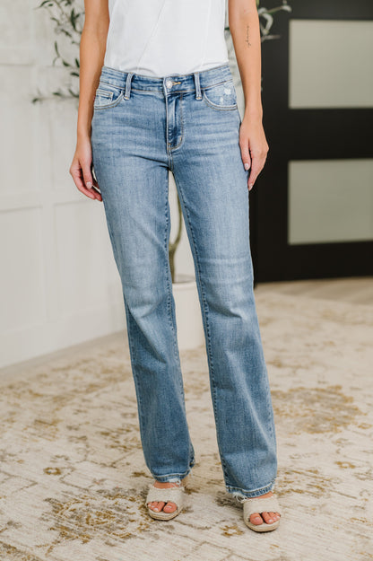 Judy Blue • Lorena • Mid Rise Vintage Wash Bootcut Jeans