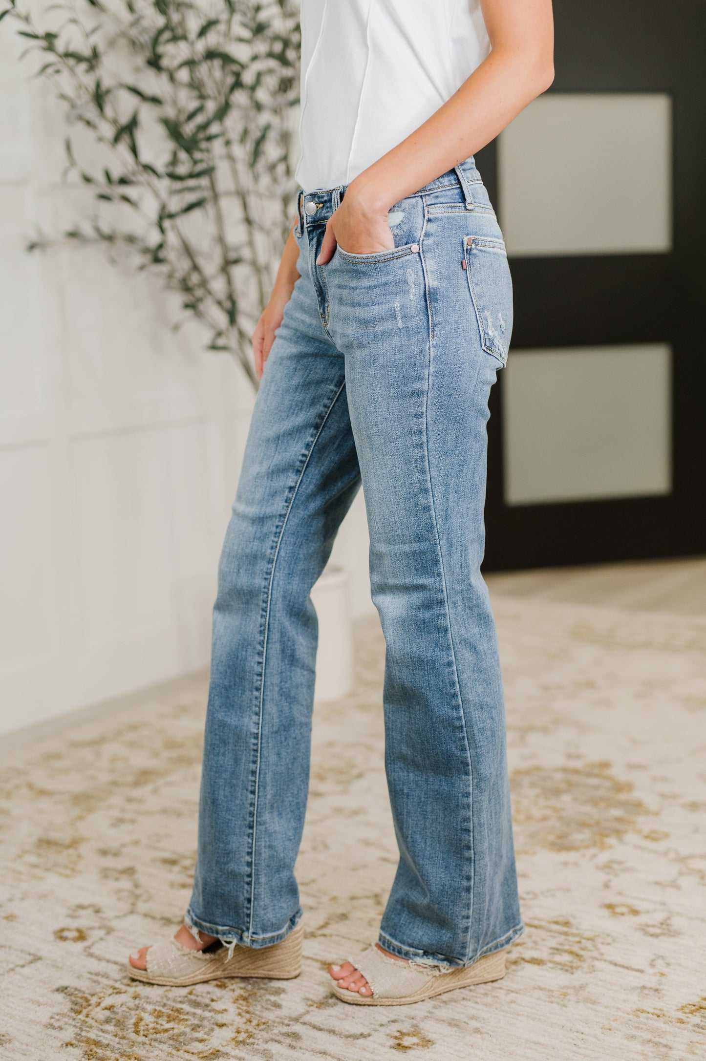 Judy Blue • Lorena • Mid Rise Vintage Wash Bootcut Jeans