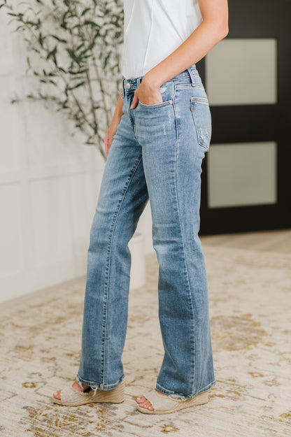 Judy Blue • Lorena • Mid Rise Vintage Wash Bootcut Jeans
