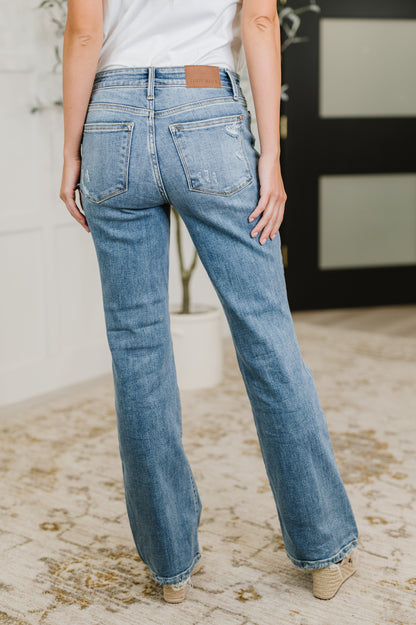 Judy Blue • Lorena • Mid Rise Vintage Wash Bootcut Jeans
