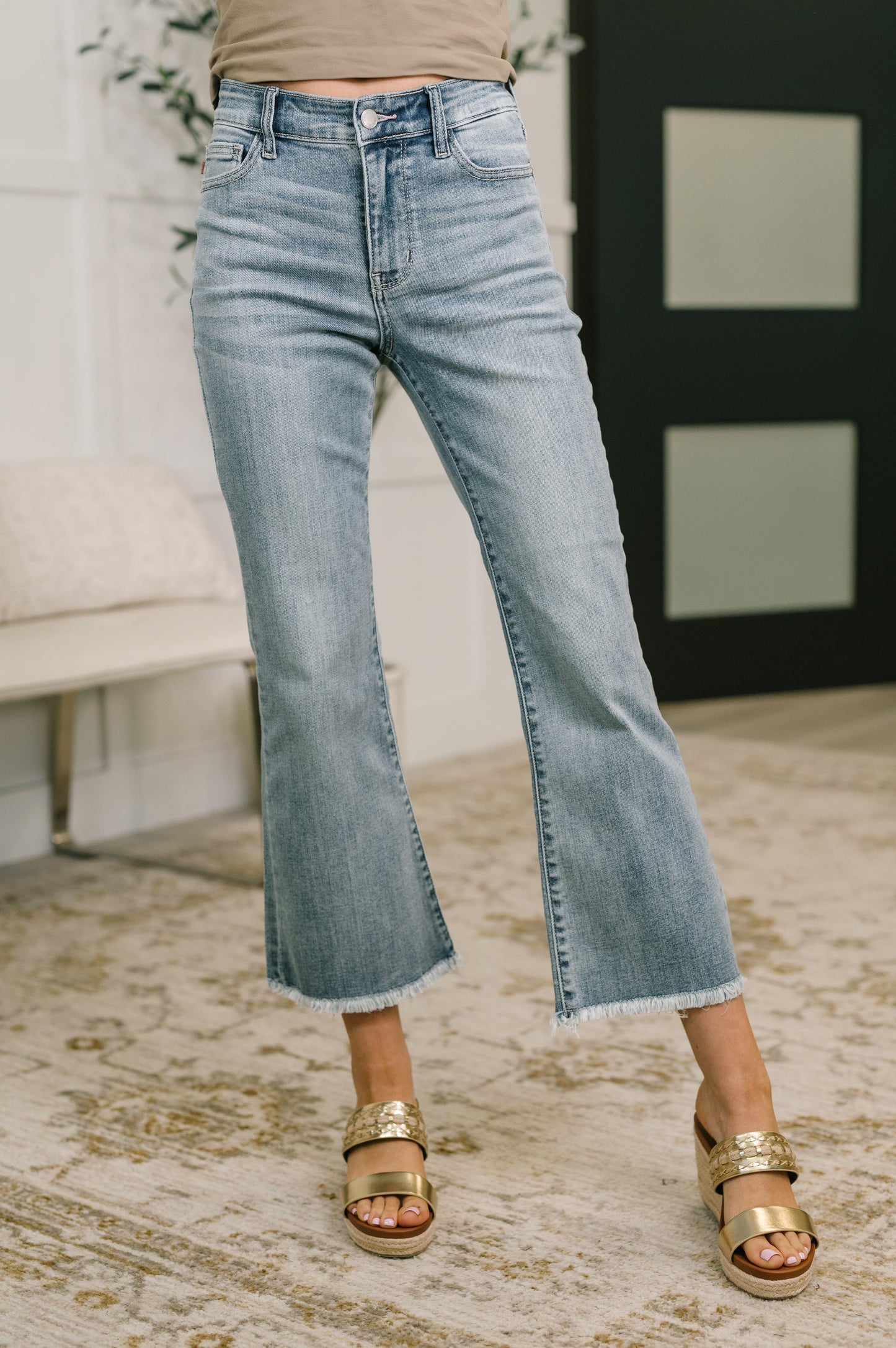 Judy Blue • Mckaylee • Mid Rise Kick Flare Jeans with Frayed Hem