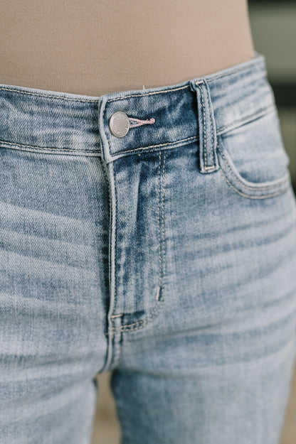 Judy Blue • Mckaylee • Mid Rise Kick Flare Jeans with Frayed Hem