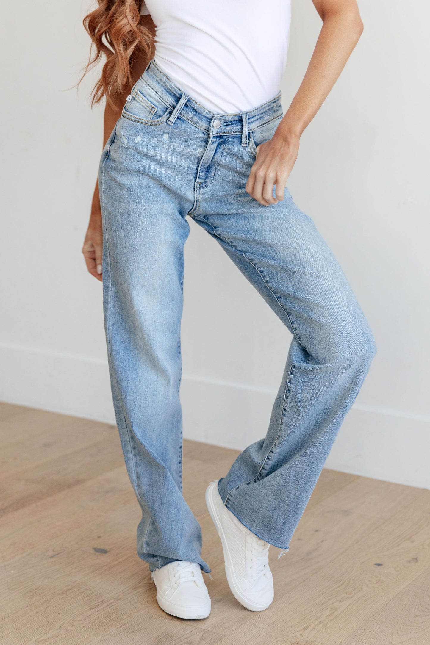 Judy Blue • Mildred • High Rise V Front Waistband Straight Jeans