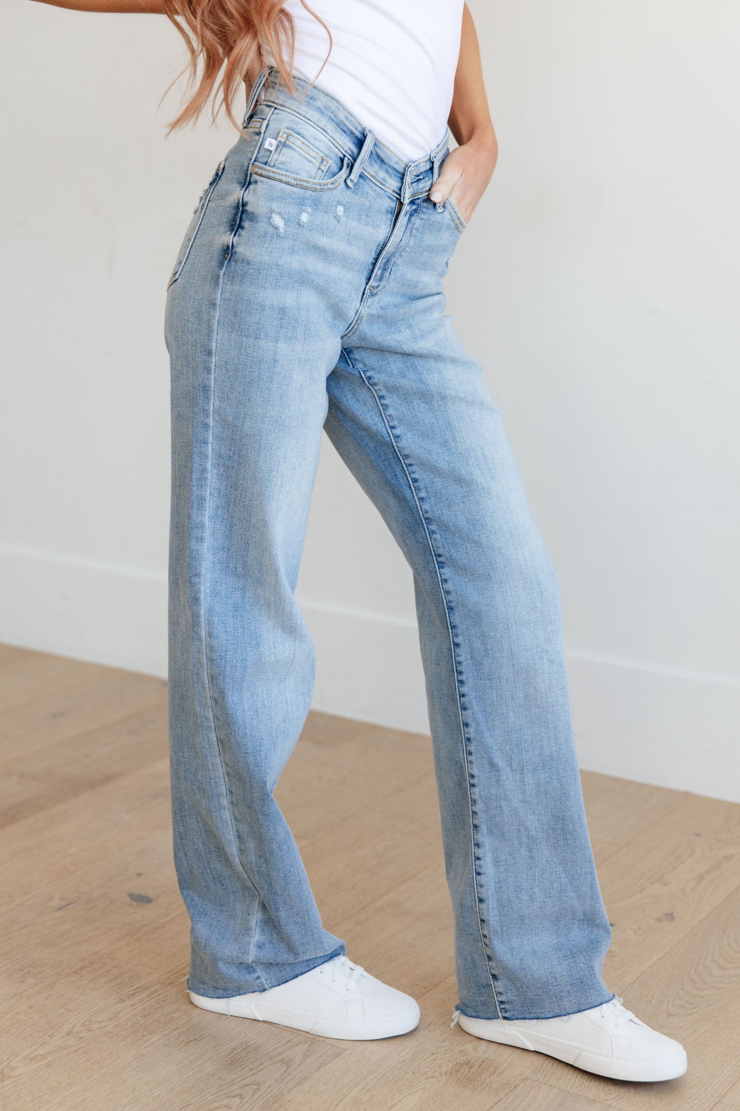 Judy Blue • Mildred • High Rise V Front Waistband Straight Jeans