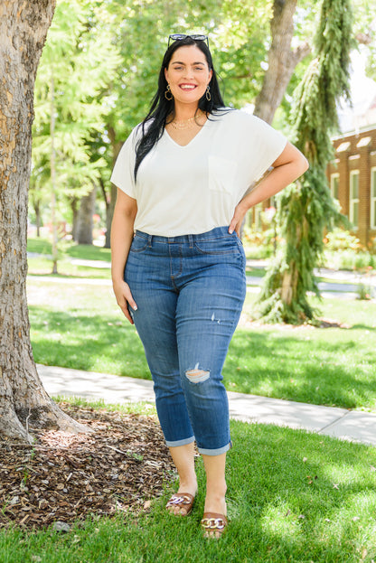 Judy Blue • Nikki Mid-Rise Destroyed Boyfriend Jeggings