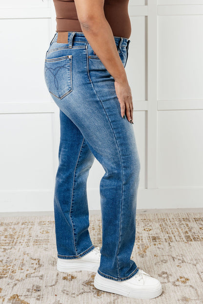 Judy Blue • Nivea • Vintage Wash Thermal Straight Jeans