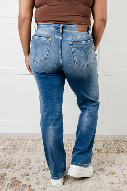 Judy Blue • Nivea • Vintage Wash Thermal Straight Jeans
