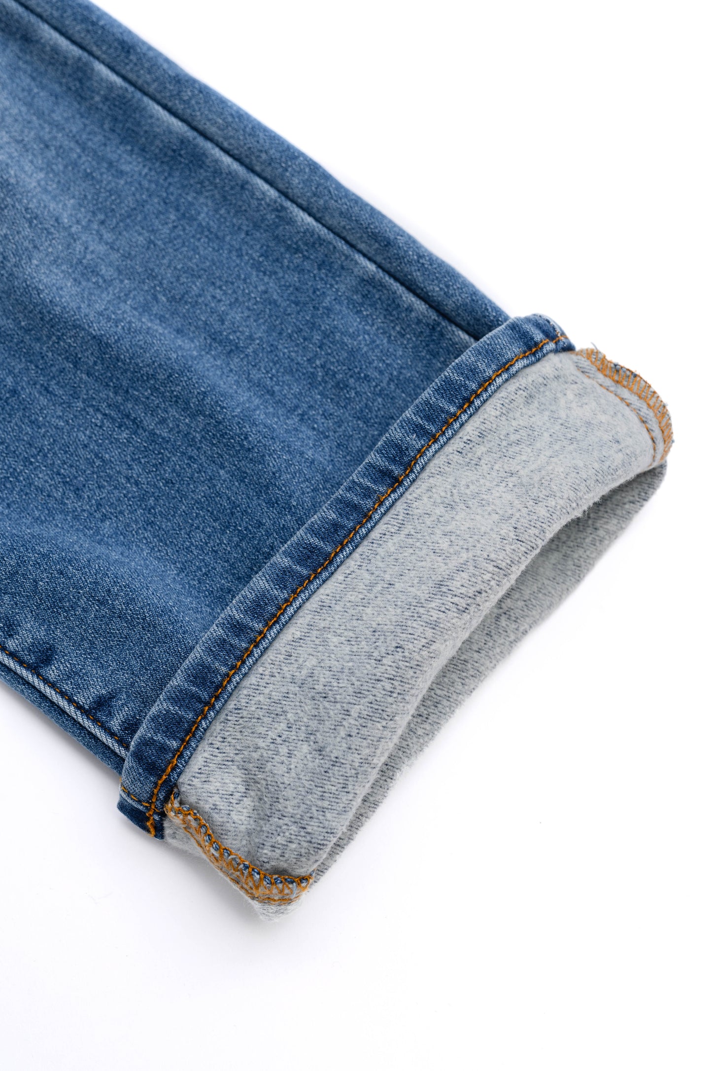 Judy Blue • Nivea • Vintage Wash Thermal Straight Jeans