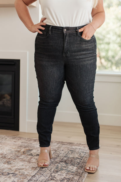 Judy Blue • Octavia High Rise Control Top Skinny Jeans in Washed Black