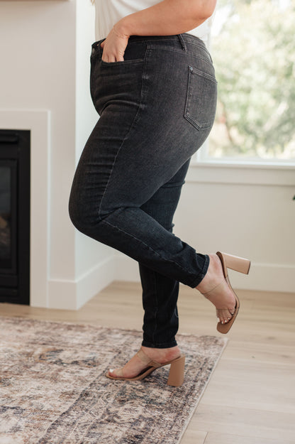 Judy Blue • Octavia High Rise Control Top Skinny Jeans in Washed Black