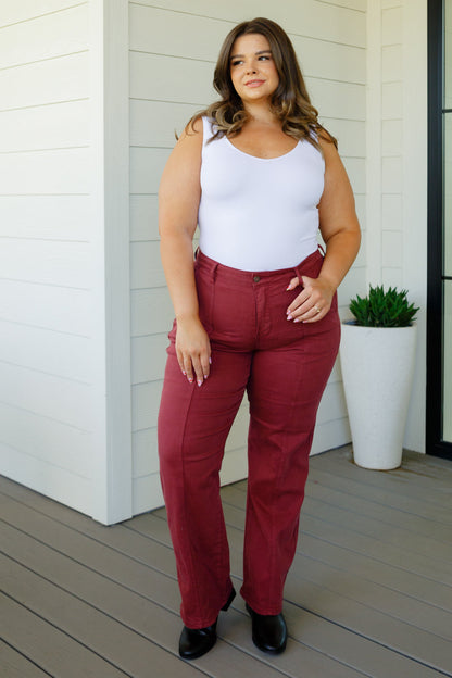 Judy Blue • Phoebe High Rise Front Seam Straight Jeans in Burgundy