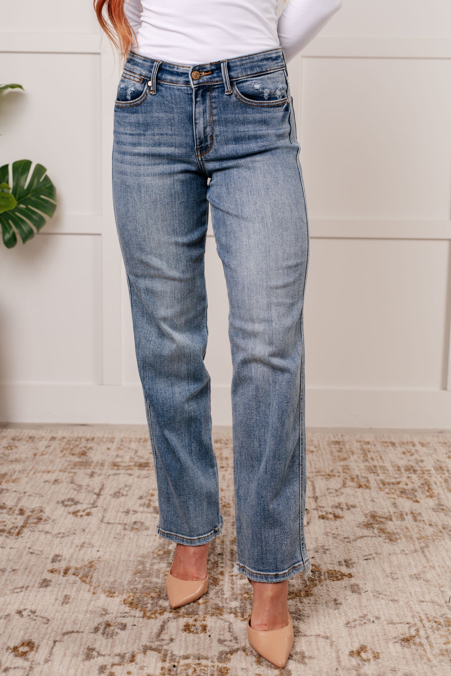 Judy Blue • Quinn • Mid Rise Cell Phone Pocket Dad Jeans