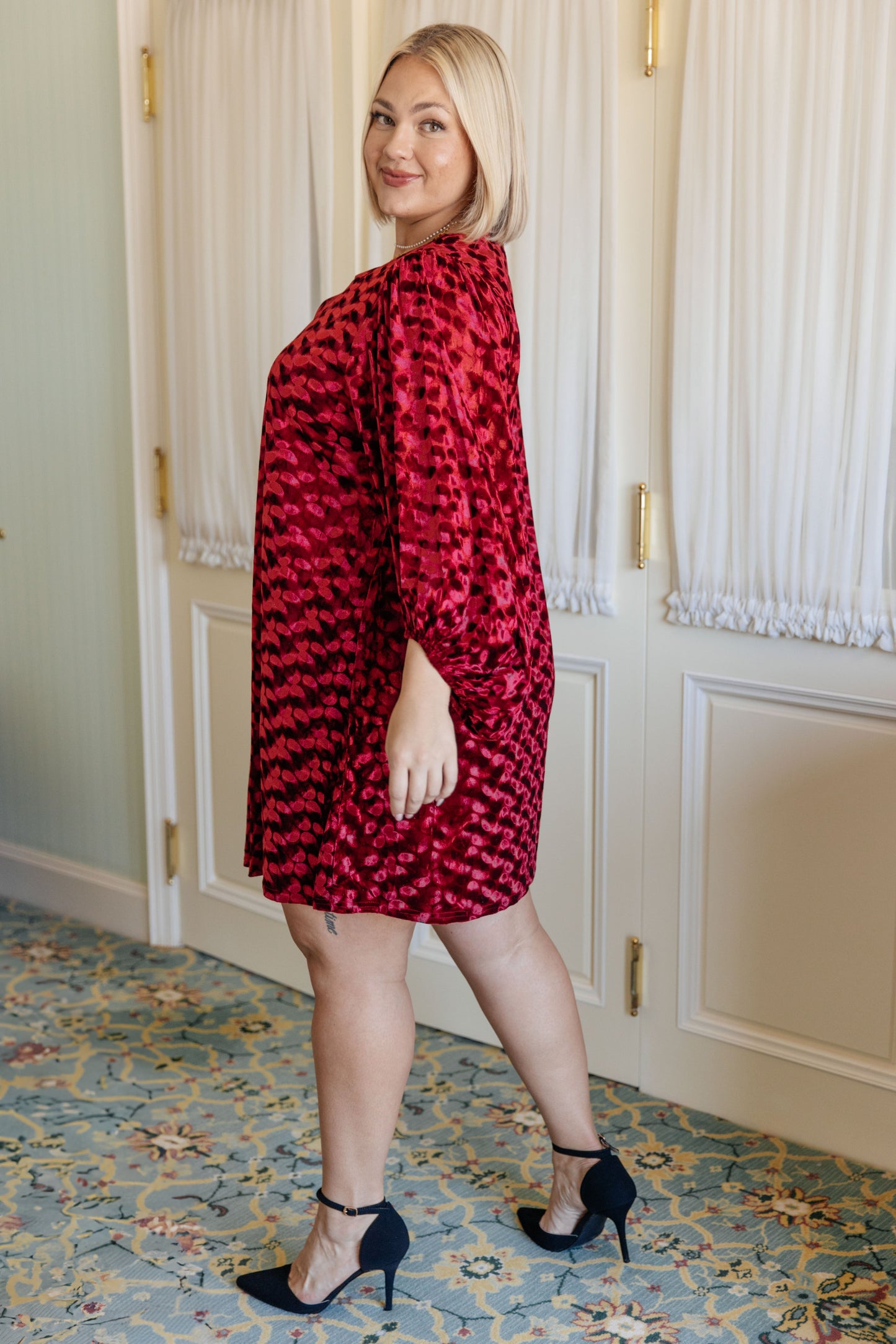 Jodifl • Regal Radiance V-Neck Velvet Dress