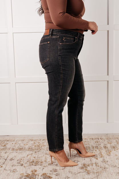 Judy Blue • Rita • Mid Rise Control Top Slim Jeans
