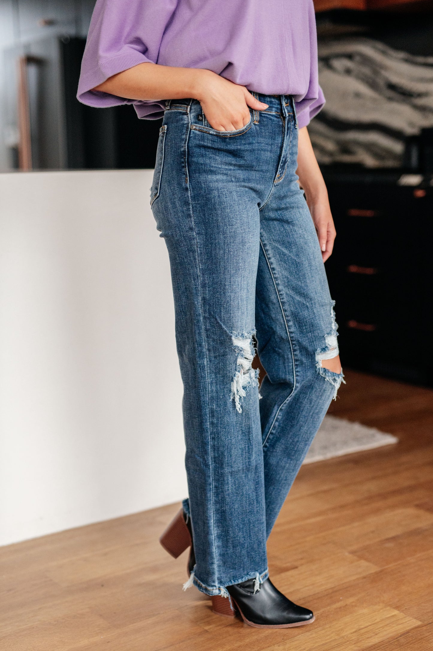 Judy Blue • Rose High Rise 90's Straight Jeans in Dark Wash