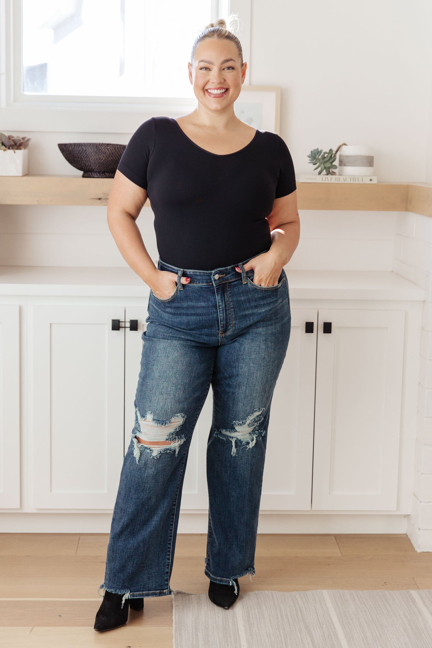 Judy Blue • Rose High Rise 90's Straight Jeans in Dark Wash