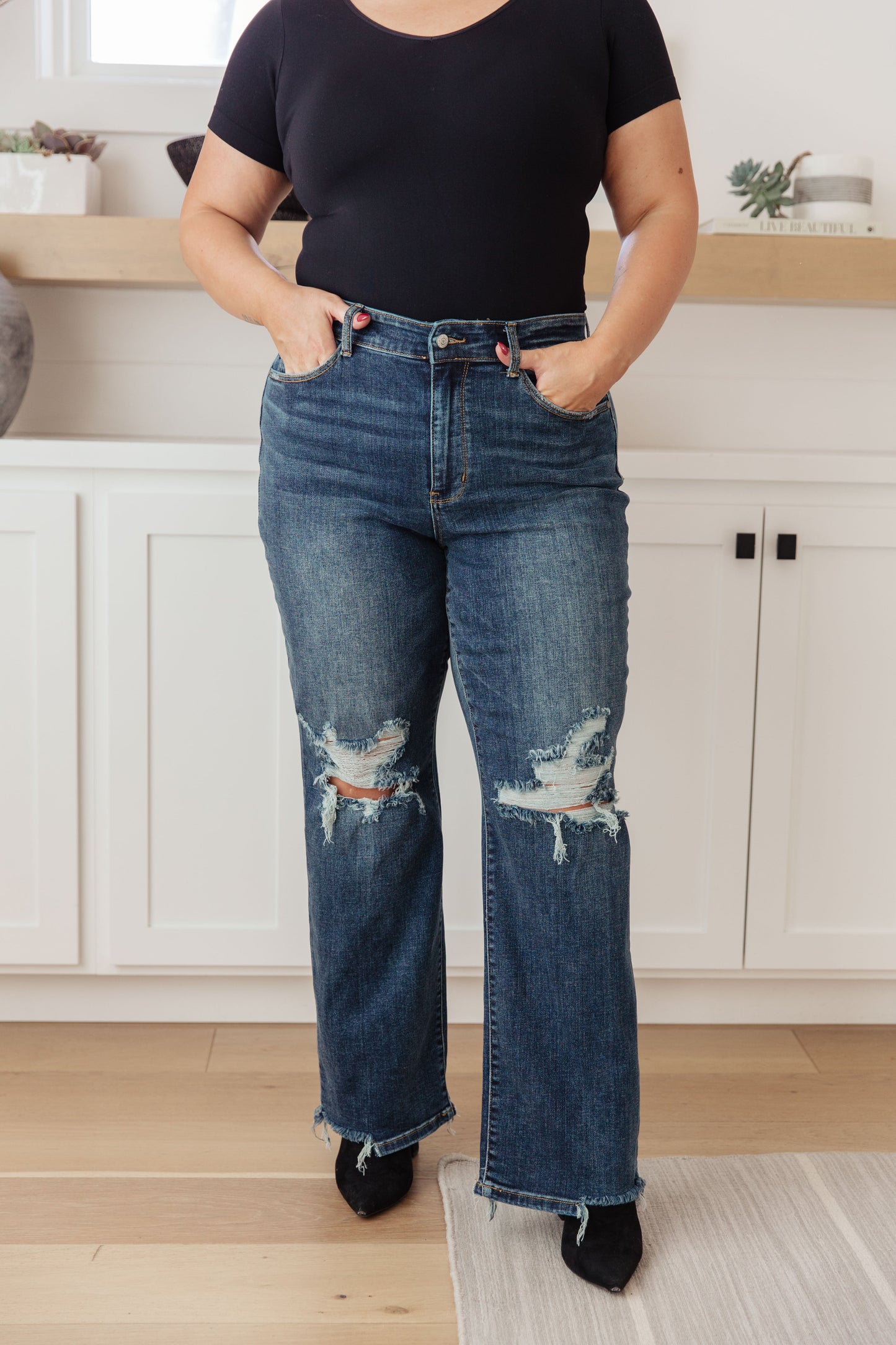 Judy Blue • Rose High Rise 90's Straight Jeans in Dark Wash