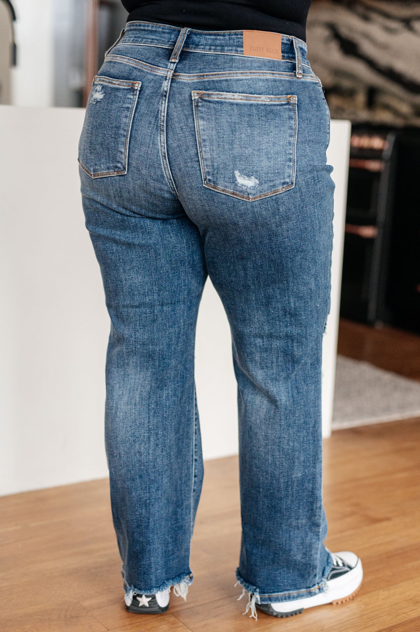 Judy Blue • Rose High Rise 90's Straight Jeans in Dark Wash