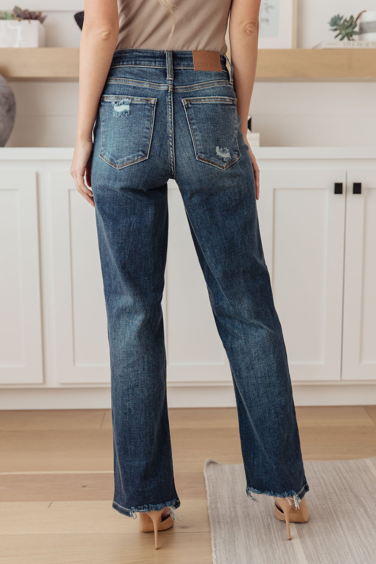 Judy Blue • Rose High Rise 90's Straight Jeans in Dark Wash