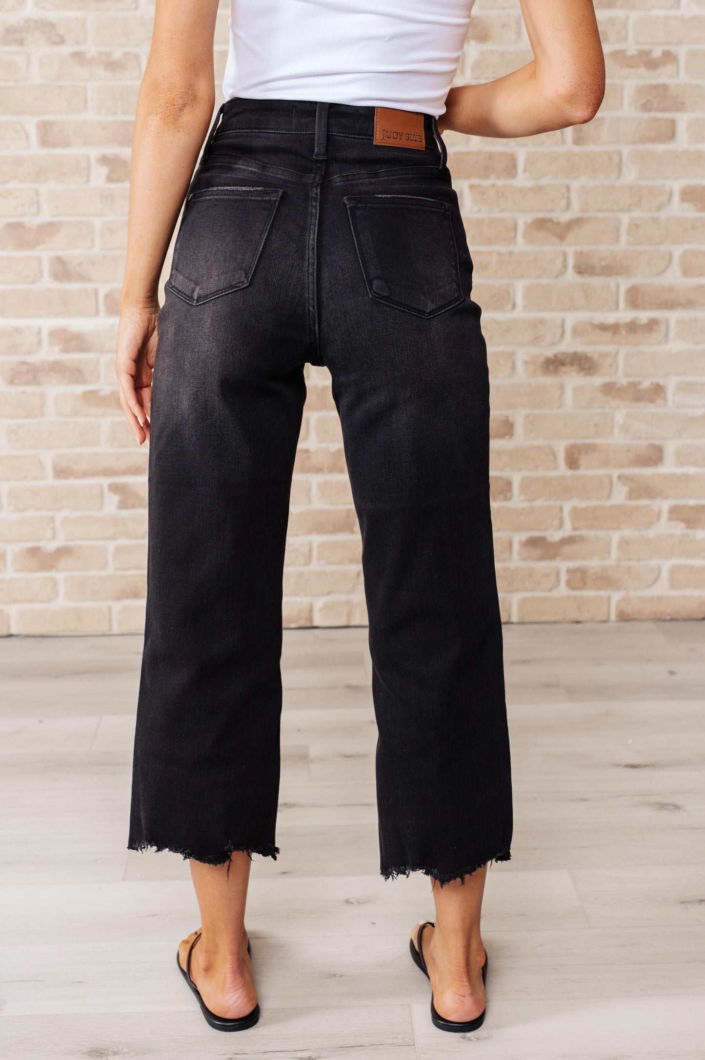 Judy Blue • Ryan • High Rise Button Fly Wide Leg Crop Jeans