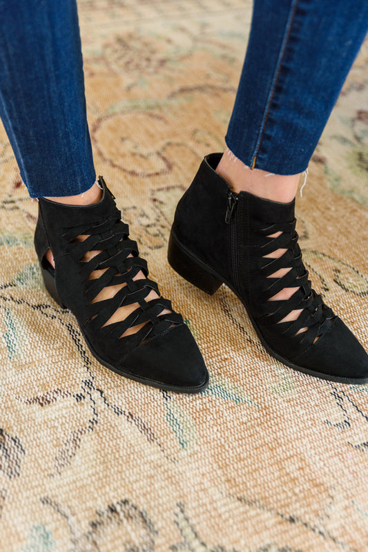 Qupid • Sadie • Ankle Boots in Black