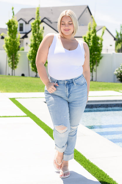 Judy Blue • Sam • Mid Rise Star Pocket Boyfriend Jeans