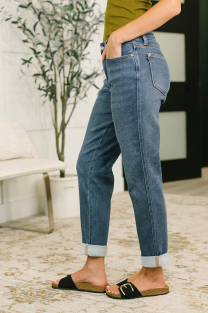 Judy Blue • Shane • Mid Rise Billie Boyfriend Jean in Dark Cozy Indigo