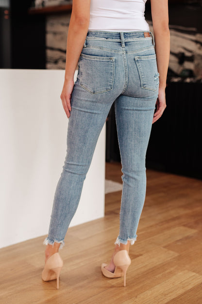Judy Blue • Sherry Mid Rise Release Waistband Detail Skinny