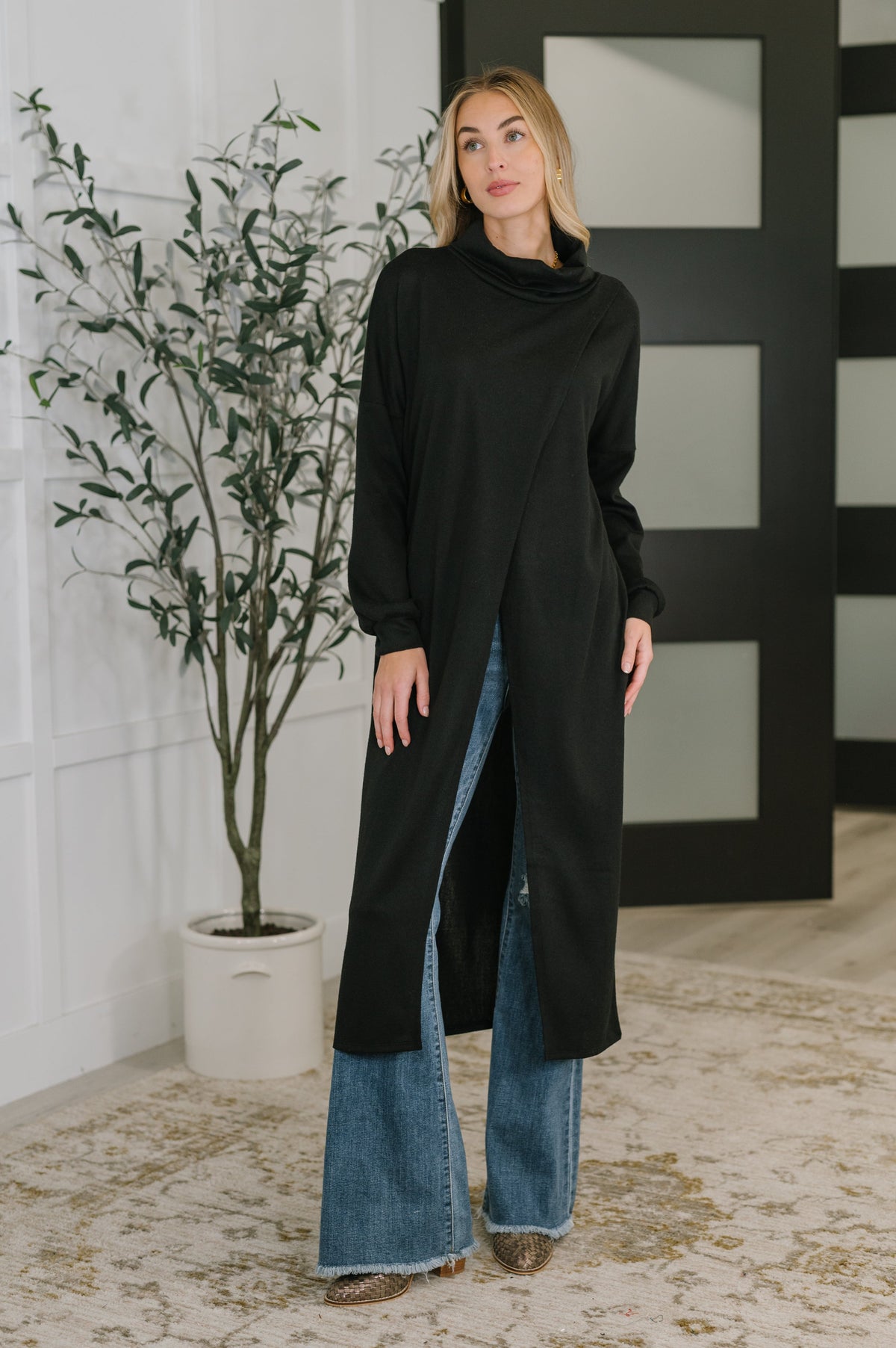 Dear Scarlett • Travel City Scape Turtle Neck Tunic in Black