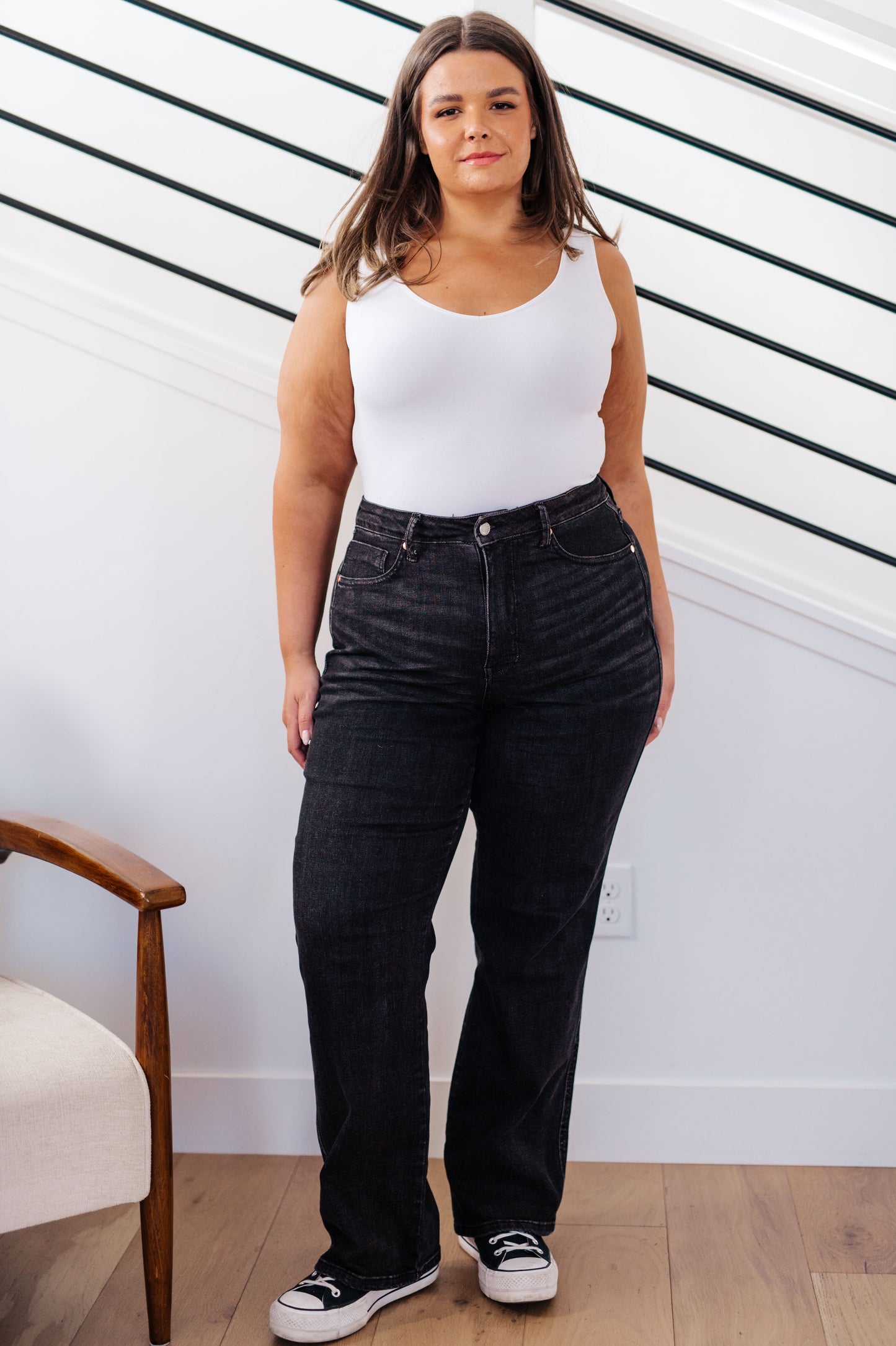 Judy Blue • Joan High Rise Control Top Straight Jeans in Washed Black